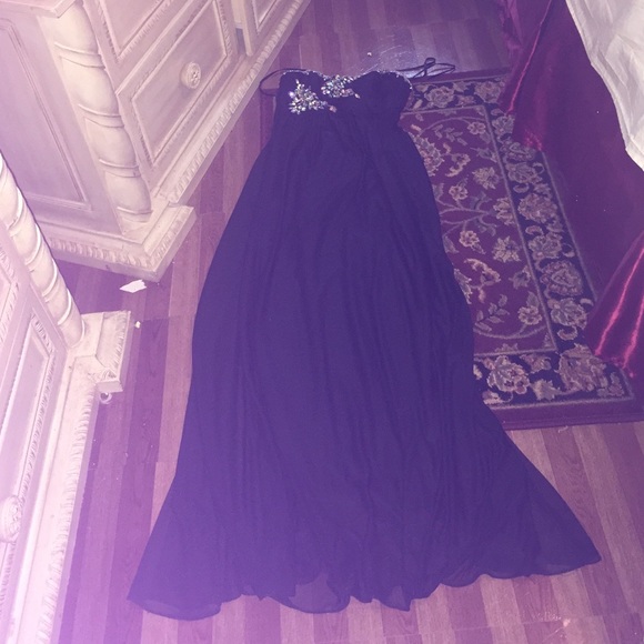 Sheer With Diamonds - Picture 2 of 4