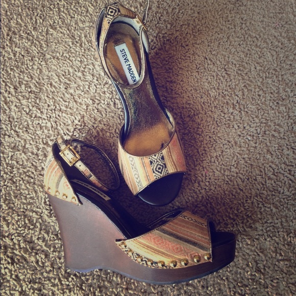 Steve Madden Shoes - Steve Madden wood wedges