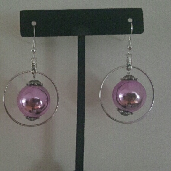 Earrings - Picture 1 of 1