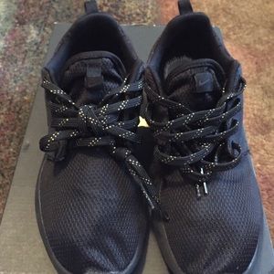 Black Roche's size 8