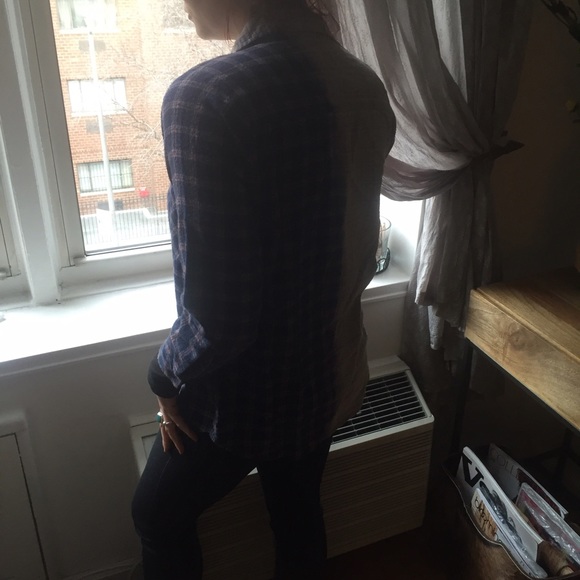 Cute vintage two tone acid wash plaid flannel - Picture 3 of 3