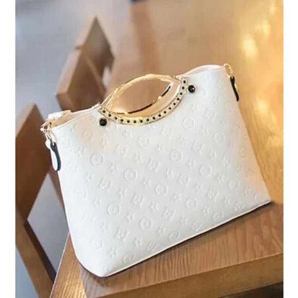 Clutches & Wallets - 🎉🎉🎉Missy too cute🎉🎉