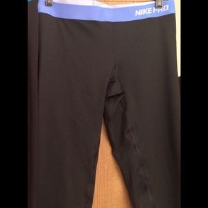 Nike pro capris