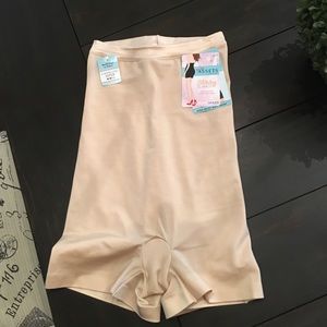 BRAND NEW Spanx! High waist girl shorts
