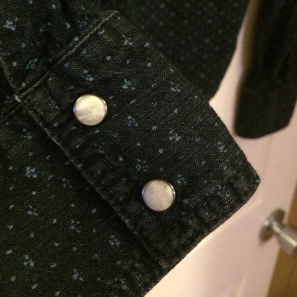 Printed navy button up - Picture 3 of 3