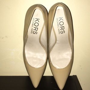 Michael Kors pumps!
