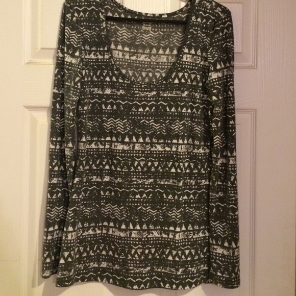 Tribal crew neck long sleeve t shirt - Picture 1 of 3