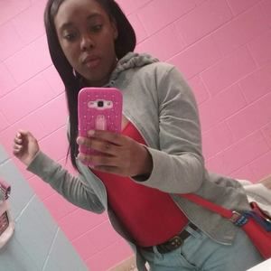 Meet your Posher, Arielle