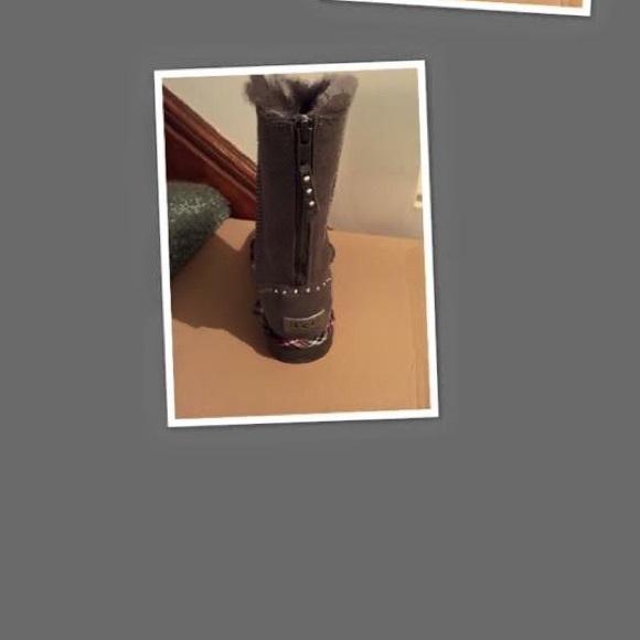 Women's Zip up uggz - Picture 2 of 2