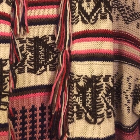 Thick, tribal print sweater - Picture 2 of 3