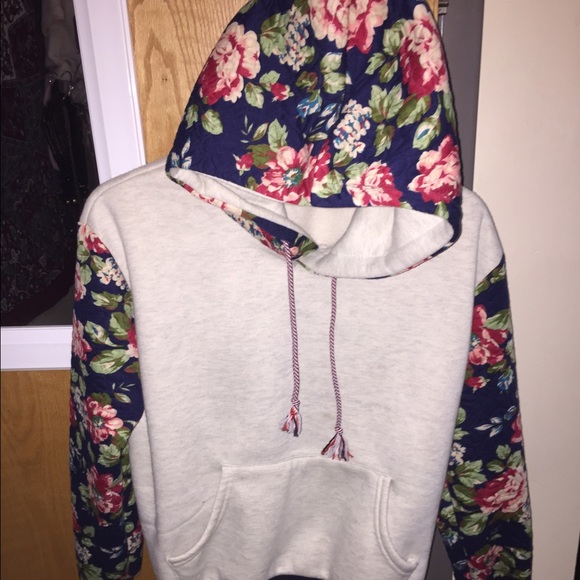 ❌SOLD❌Floral hoodie