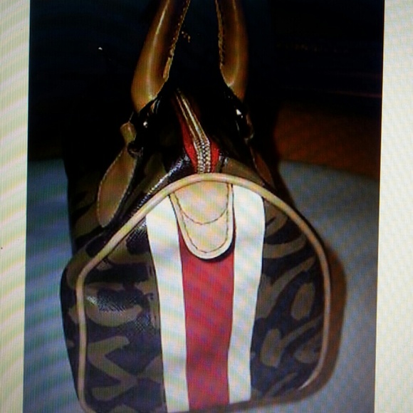 SOLD! SOLD! SOLD! - Picture 2 of 4