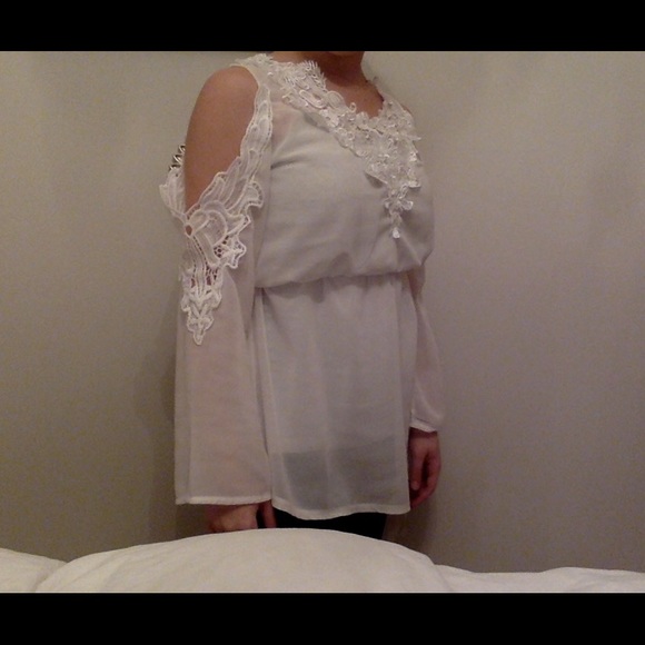 SOLDⓂ️WHITE LACE SHIRT - Picture 4 of 4