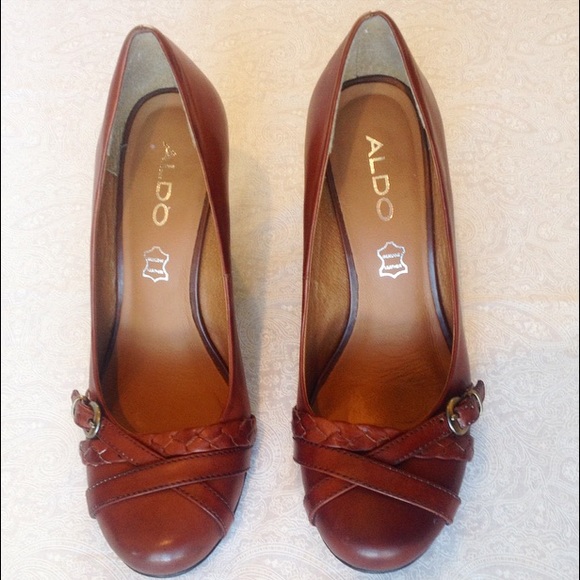 Aldo Brown Wedge Heels - Picture 2 of 3