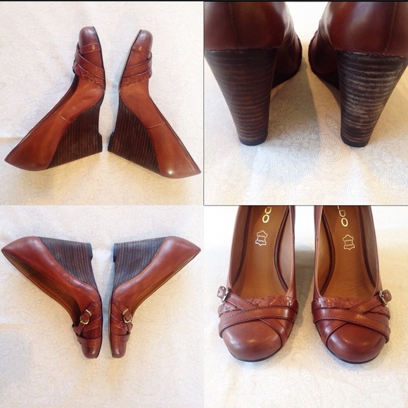 Aldo Brown Wedge Heels - Picture 3 of 3