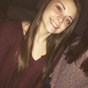 Meet your Posher, Caitlin