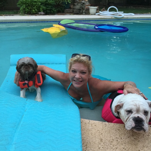 Meet your Posher, Kim - Picture 2 of 2