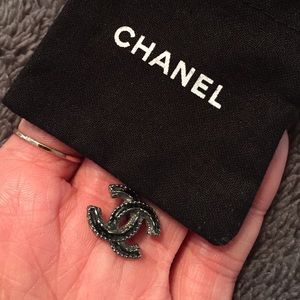 Chanel Black/Silver 1 piece earring