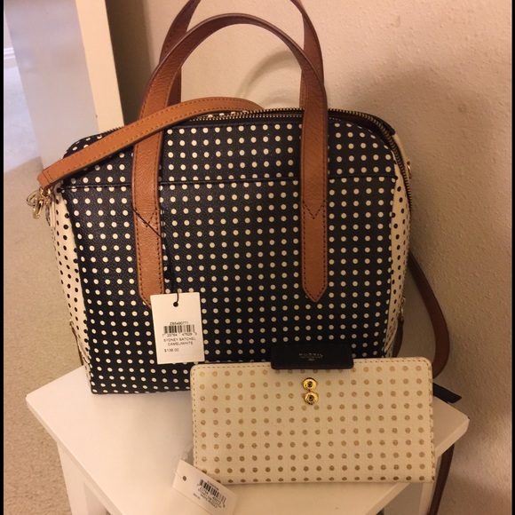 I'm selling a purse and wallet altogether!