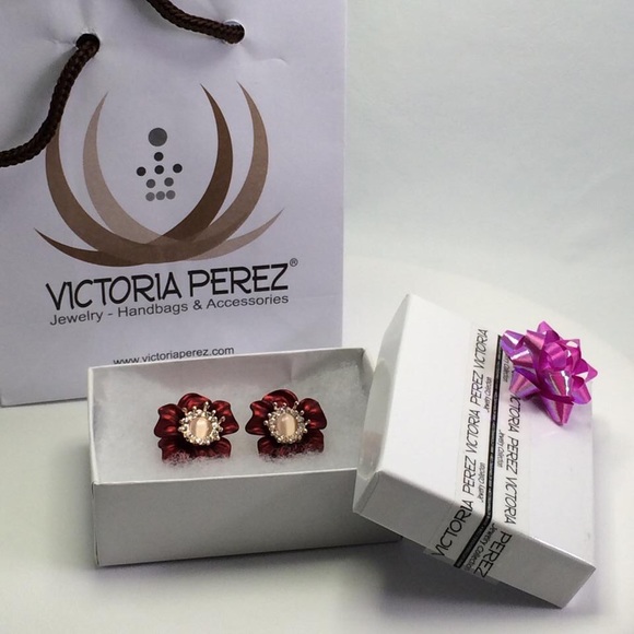 Exquisite & Elegant - Picture 6 of 8