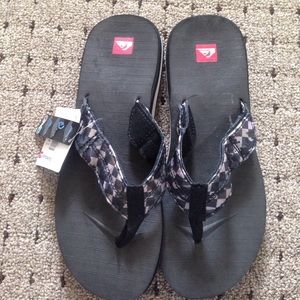 BRAND NEW WITH TAGS QUICK SILVER SANDALS !