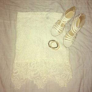 Wonderful white lace skirt for any evening events♡