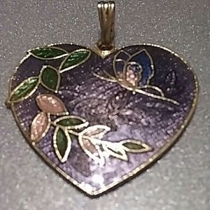 🔖Beautiful Enameled Heart Pendant