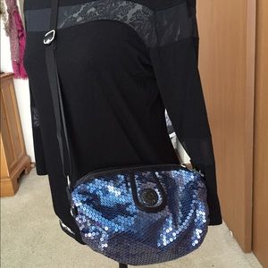 🎈Price cut - Kipling sequined purse