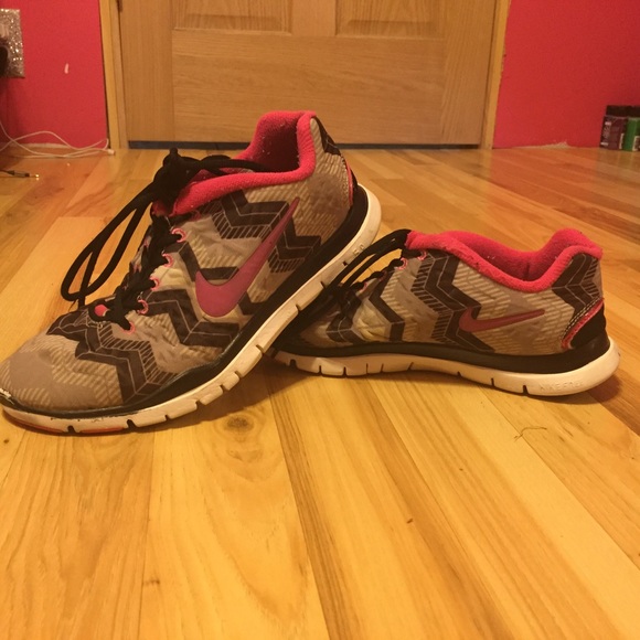 chevron nike free run tr fit shoes