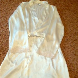 White lace robe