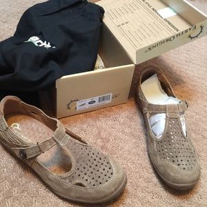 earth organics shoes