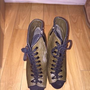 Sam Edelman army green lace up open toe k heels