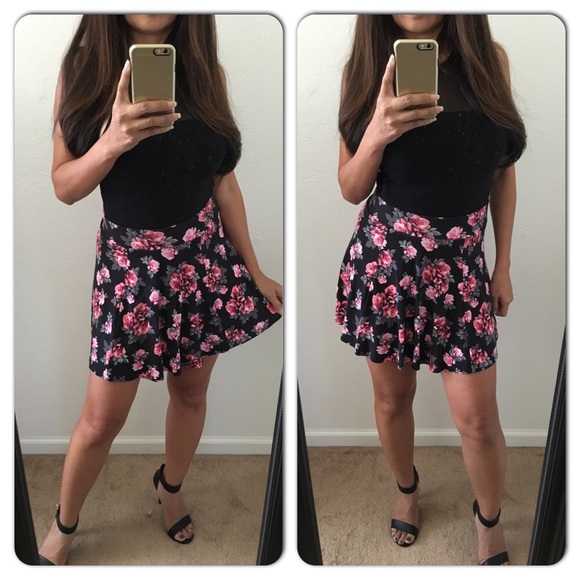 ❌SOLD❌H&M Skater Skirt