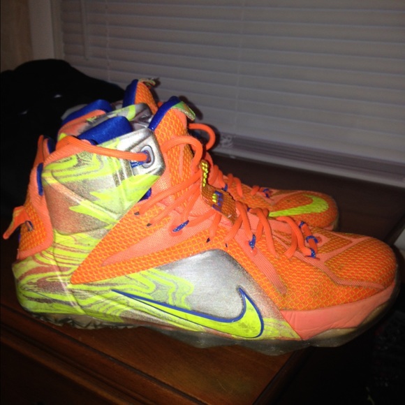 Lebron 12 basketball shoes 9/10 condition