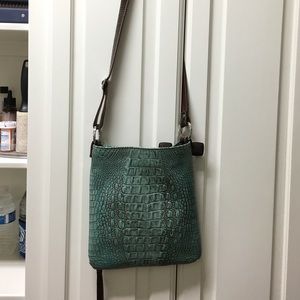 Gorgeous leather crossbody bag.