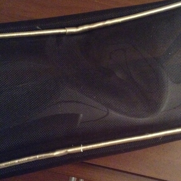 ❌Black mesh vs pink makeup bag❌ - Picture 3 of 4