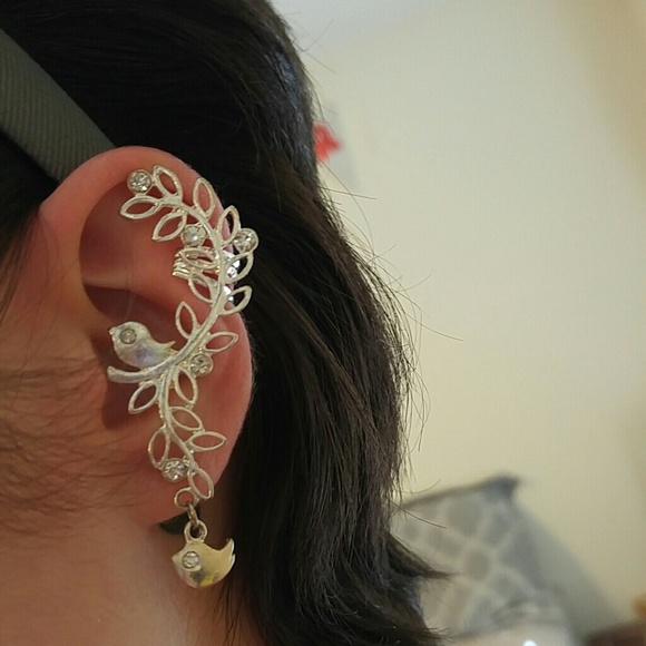 Ear cuff
