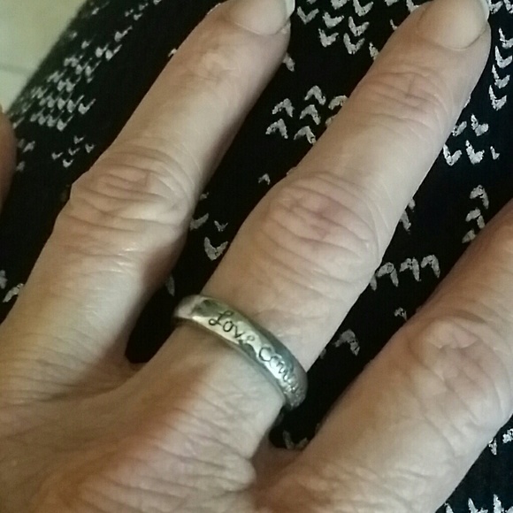 Love ring - Picture 3 of 3