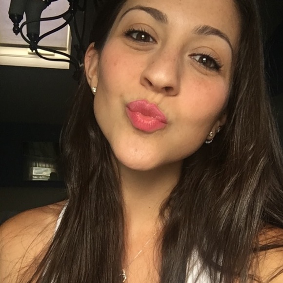 Meet your Posher, Julia - Picture 4 of 4