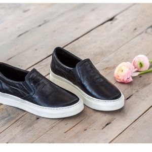 NWT Anine Bing black Luna slip ons
