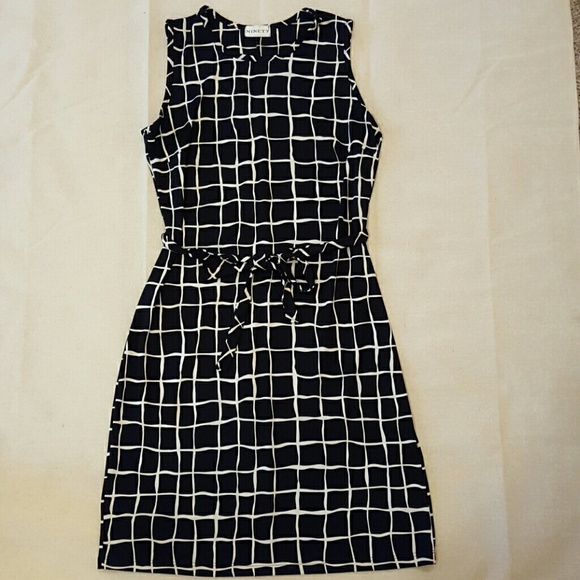 Ninety Dress - Picture 2 of 3