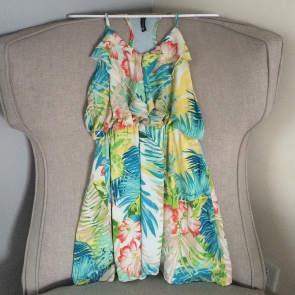 ⭐️SOLD⭐️ Tropical Print Mini Sundress
