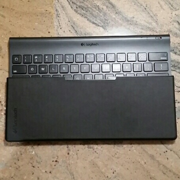 Logitech Bluetooth Tablet Keyboard - Picture 4 of 4