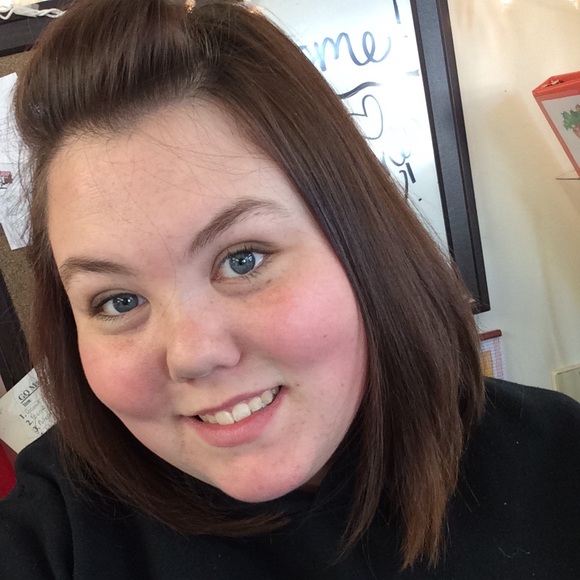 Meet your Posher, Katherine - Picture 1 of 1