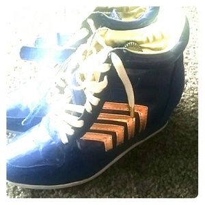 Blue wedge sneakers