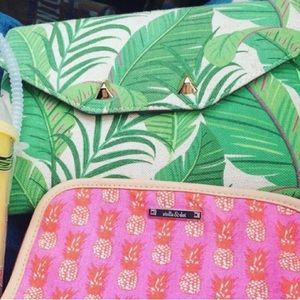 RELISTED! LE Stella & Dot Palm Clutch