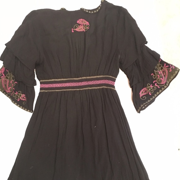 Black embroidered baby doll style dress - Picture 3 of 4