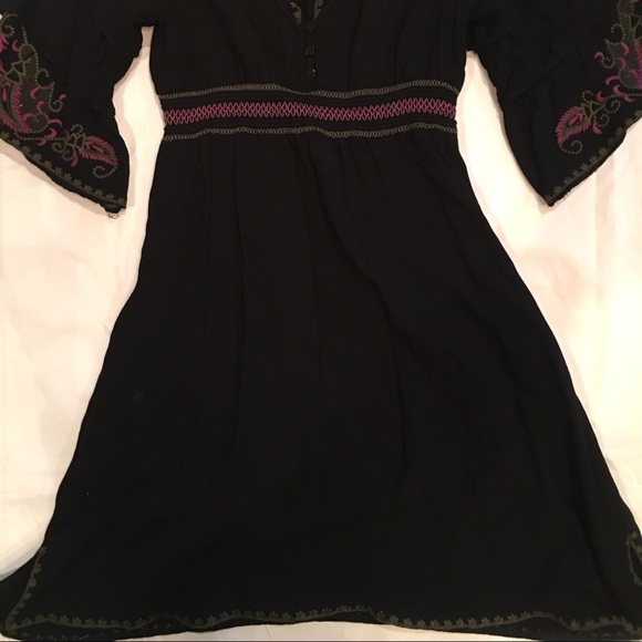 Black embroidered baby doll style dress - Picture 4 of 4
