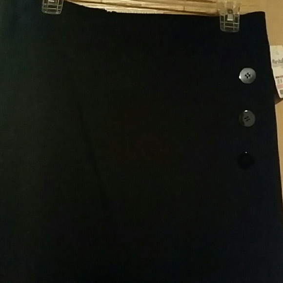 Short Black skirt