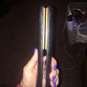 CHI hair straightener